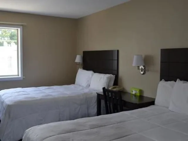 غرفة قياسية بسريرين مزدوجين، MainStay Inn 6/10