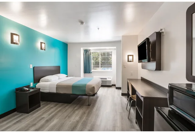 1 Queen Bed - Non-Smoking, Motel6 Smyrna, GA - Atlanta 3/4