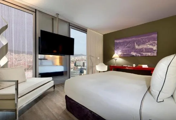 Standard, Street View، Melia Madrid Princesa Hotel 1/1