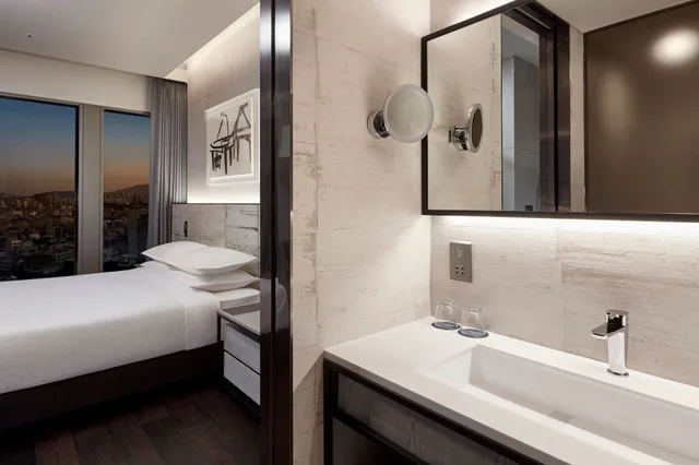 غرفة بسريرين منفصلين بإطلالة على المدينة، Four Points By Sheraton Seoul Gangnam 5/7