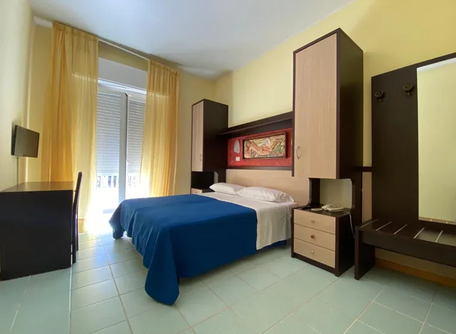 Economy, Double or Twin Bed, Balcony, Hotel Plaza 8/10