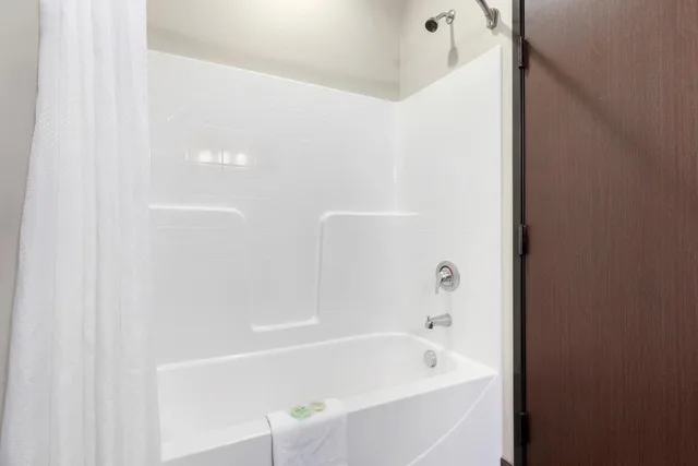 غرفة بسريرين كوين بمطبخ، Inn At Moses Lake 5/5