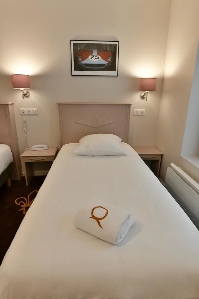 غرفة ثلاثية، Inter Hotel Le Roncevaux 3/9