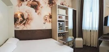 غرفة تقليدية بسرير كينج، Hotel Vivaldi 1/1