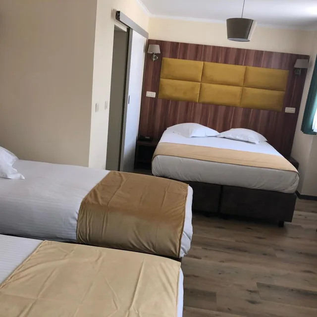 غرفة كومفورت رباعية بسرير فردي، Sun Hotel 7/10