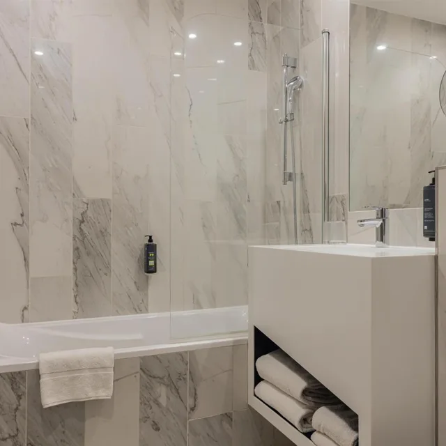 Room, Twin Beds, Best Western Plus Hotel Comedie Saint-Roch 9/10