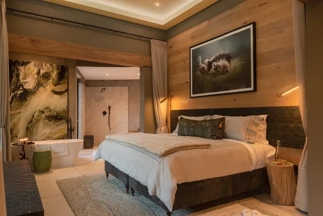 Deluxe, Suite, Lush Private Game Lodge 5/9