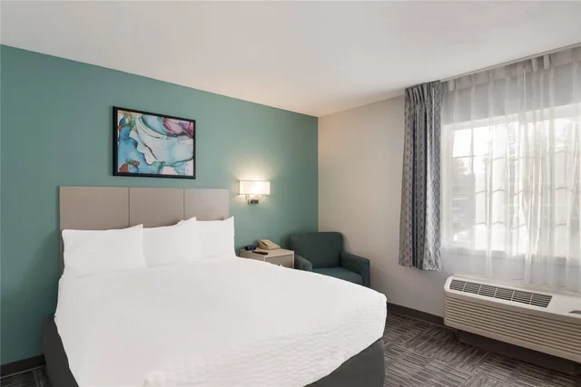 غرفة بسرير كوين، MainStay Suites Raleigh - Cary 1/4