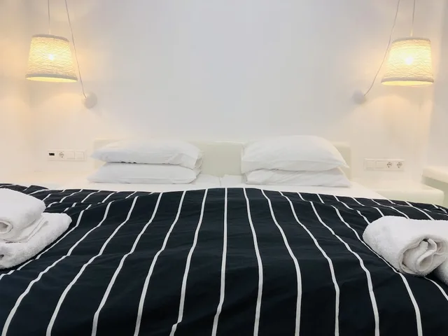 Deluxe, King Bed, City View, Studios Taki's Place 2/2