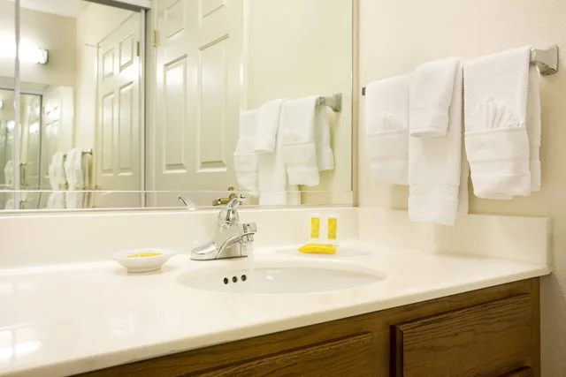 جناح بسرير كوين بغرفة نوم واحدة مع أريكة، Residence Inn by Marriott Newark Silicon Valley 5/6