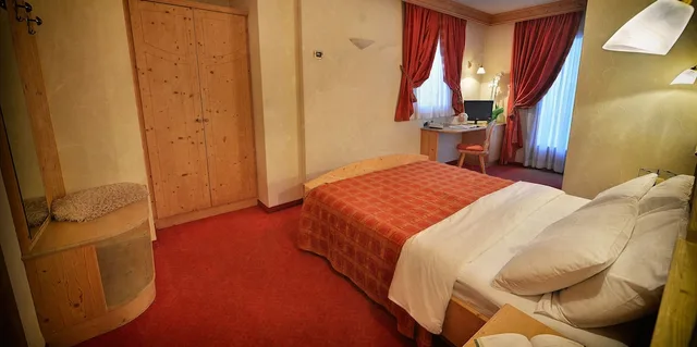 غرفة كلاسيكية بسريرين منفصلين، Cristallo Hotel 3/10