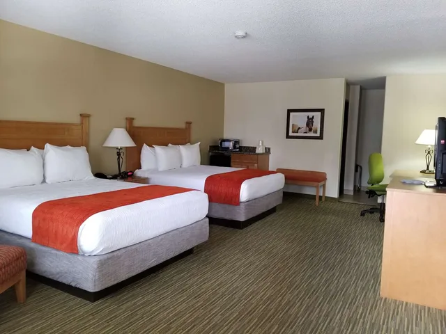 Room, 2 Queen Beds, Best Western Paint Pony Lodge 1/7