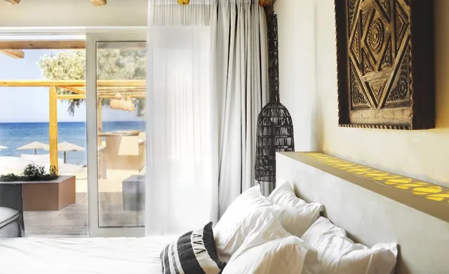 غرفة سوبيريور بسرير كينج بإطلالة على البحر مع أريكة في الطابق الأرضي، The Theodore Boutique Hotel 7/10