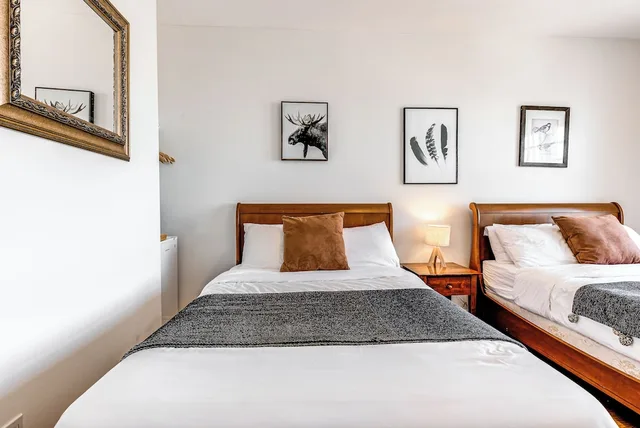 Standard, 2 Double Beds, Hotel Manoir des Remparts 3/10