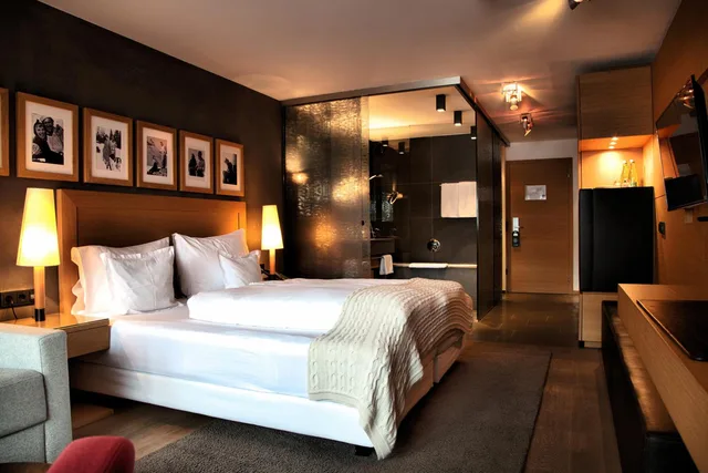 Design, Double Bed, Balcony، Madlein 1/2