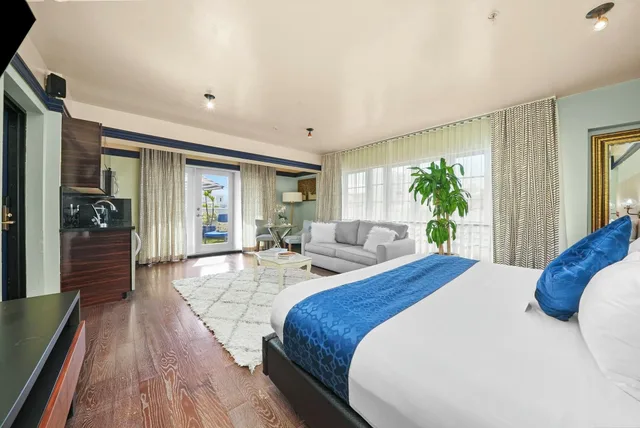Penthouse, Studio, Riviera Suites South Beach 1/3