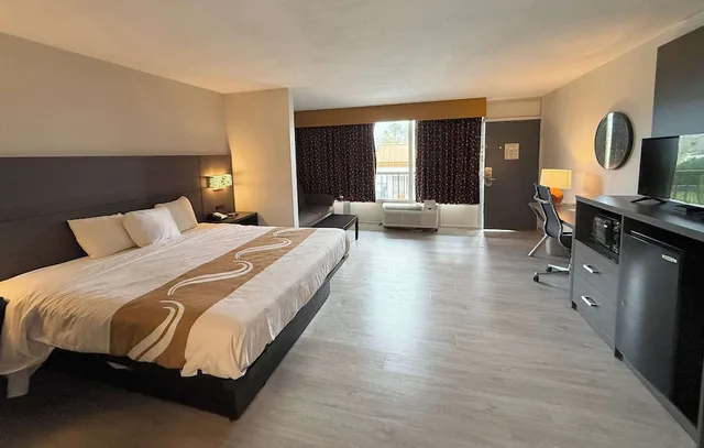 غرفة قياسية بسريرين مزدوجين للمدخنين، Quality Inn and Suites Baton Rouge West Port Allen 7/10