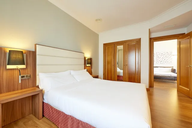 Junior Suite, Queen Bed, Sofa, Hotel Vigo Los Galeones Affiliated By Melia 3/10