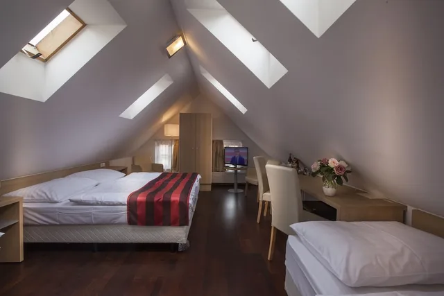 Deluxe, Quadruple, Double and Twin Beds, Little King Hotel U Malvaze 1/3