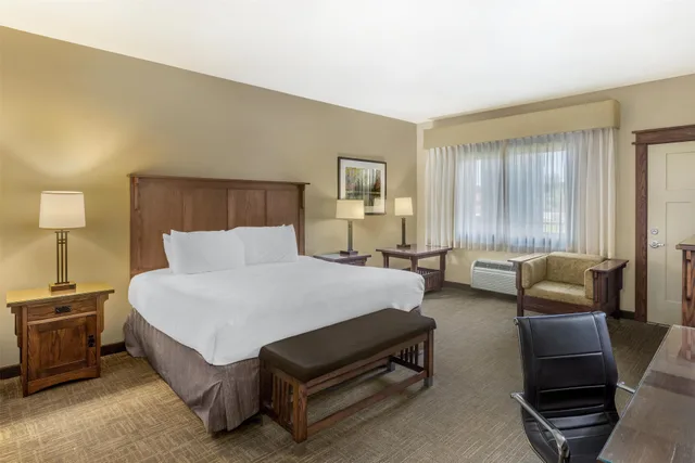 غرفة بسرير كوين مع أريكة لذوي الإعاقة، Best Western Plus High Country Inn 4/10