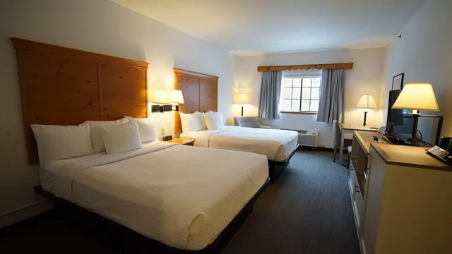 غرفة رباعية بإطلالة على الجبل، Icicle Inn At Icicle Village Resort Formerly Best Western Plus Icicle Inn 1/1
