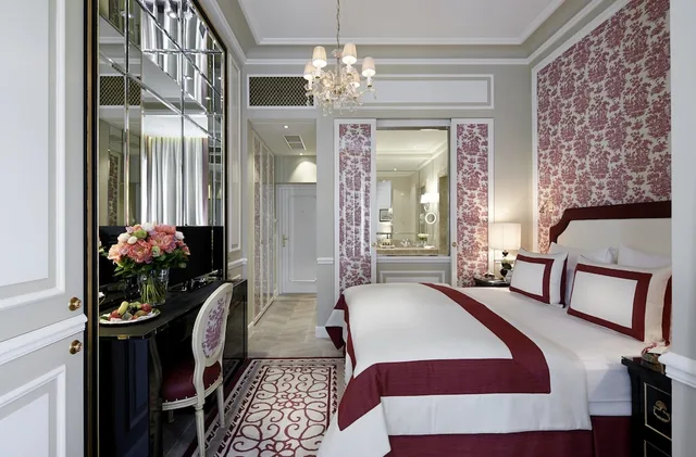 Deluxe, Double Bed, with View, Hotel Sacher Salzburg 2/8