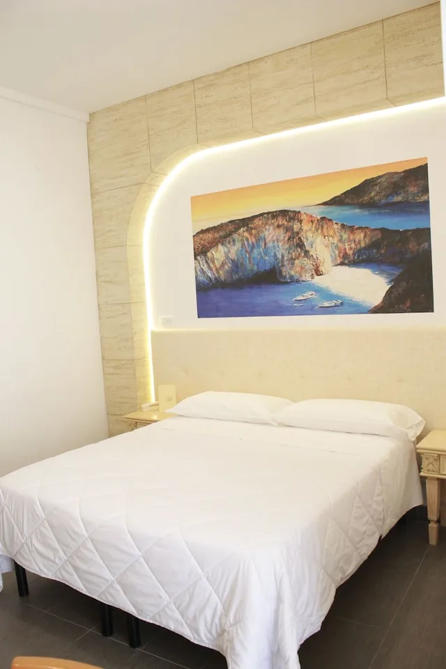 غرفة ثلاثية، Derby Hotel 3/4