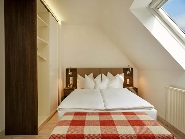 غرفة قياسية بسريرين منفصلين، H Hotel Nuremberg Ex Ramada Landhotel 2/8