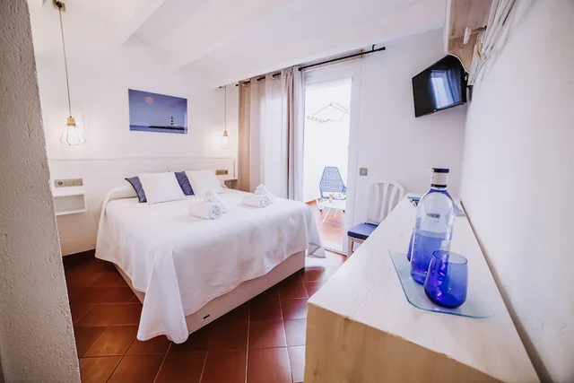 غرفة بسرير مزدوج بشرفة، Petit Hotel 5 Fars - Adults Only 4/6
