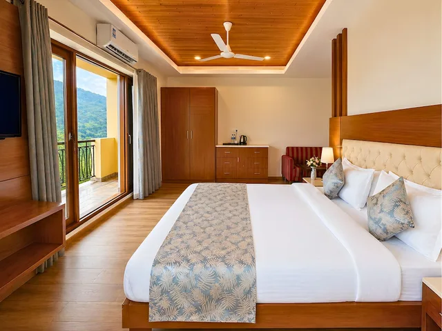 استوديو بسرير كوين بإطلالة على الجبل بشرفة، Riverside Resort 1/8