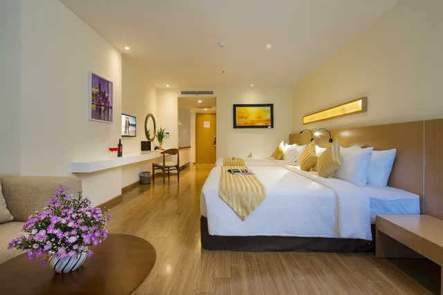 استوديو ديلوكس بسريرين منفصلين بغرفة نوم واحدة بإطلالة جزئية على البحر، Starcity Bayfront Nha Trang Hotel 5/7