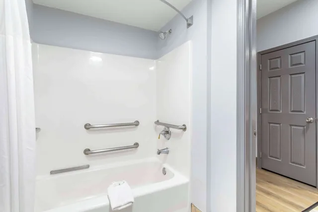 غرفة قياسية بسرير كينج، Quality Inn Oak Ridge - Knoxville West 9/10