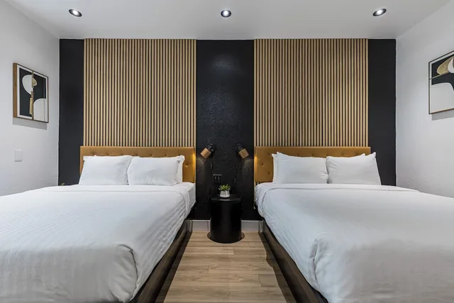 Deluxe, 2 Queen Beds, The Block Hotel 3/10