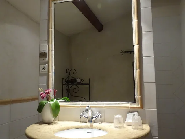 غرفة رباعية بسرير كينج وسرير كوين بإطلالة على الحديقة، Clos Saint-Pierre De Fraisse 3/3