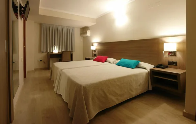 غرفة بسرير مزدوج، Hotel Avenida Plaza 7/10