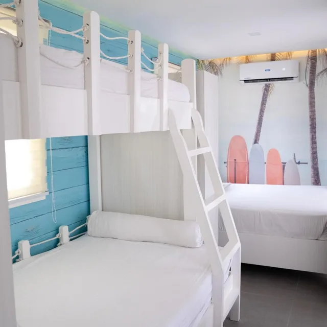 Family, Beach Front، Crusoe Cabins Casobe 4/8