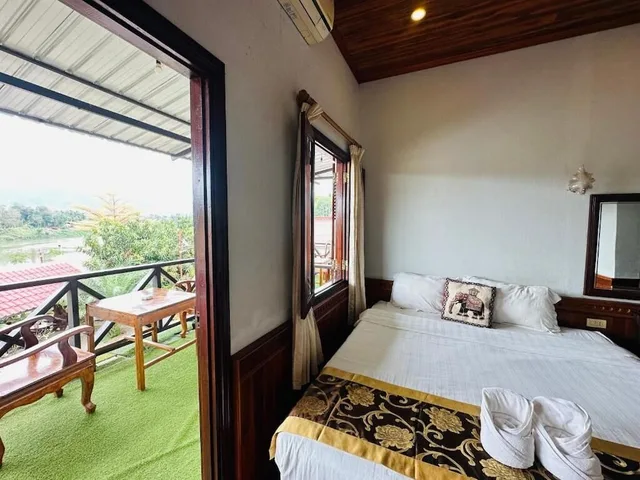 غرفة قياسية بسرير مزدوج بإطلالة على النهر، Villa Kingkham Riverside 2/3