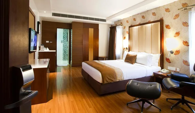Grand, Luxury, The Grand Magrath 2/2
