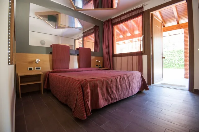 غرفة بزنس بسريرين منفصلين، Orange Motel 2/3