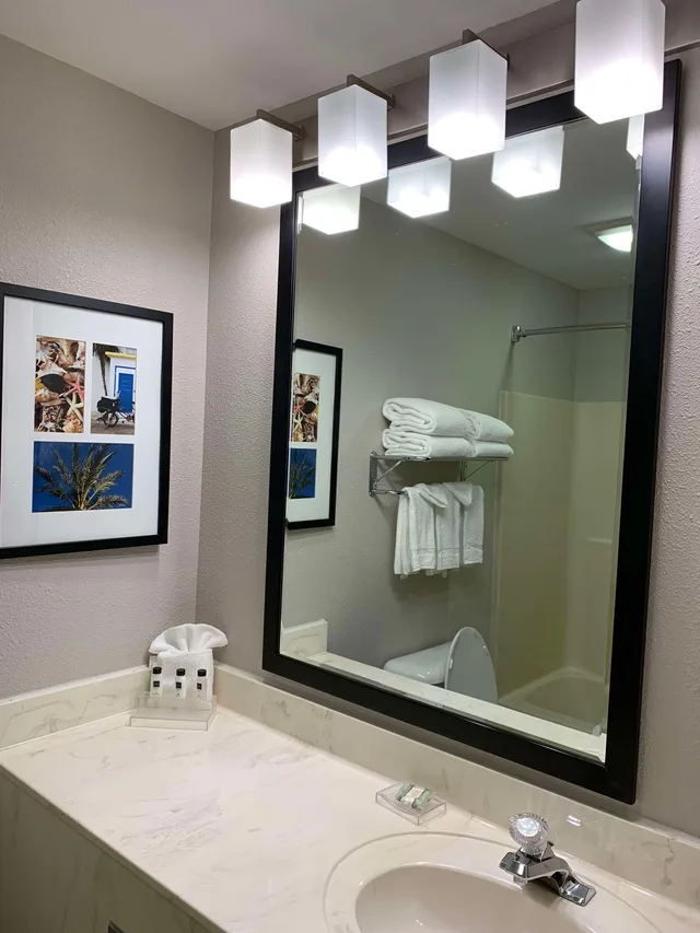 جناح بسرير كينج لذوي الإعاقة، Country Inn & Suites by Radisson Kenosha - Pleasant Prairie 7/7