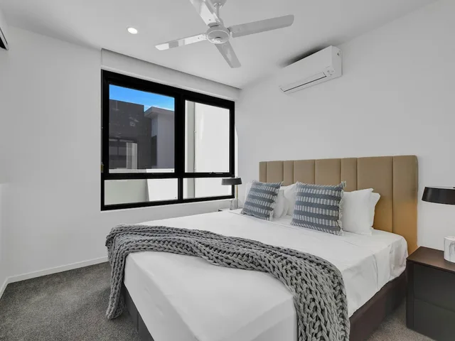 1 Bedroom, Executive, Apartment, King Bed, Sofa, Rambla at Berwick House 2/5