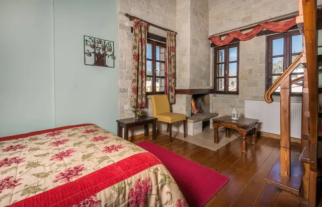 غرفة رباعية بسرير مزدوج وسريرين منفصلين، Mikri Arktos 1/10