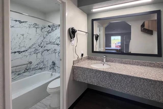 غرفة قياسية بسرير كوين، Quality Inn Mount Pleasant 4/9