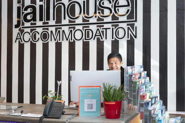 غرفة بسرير فردي وسرير بطابقين بحمام مشترك، Jailhouse Accommodation 1/1