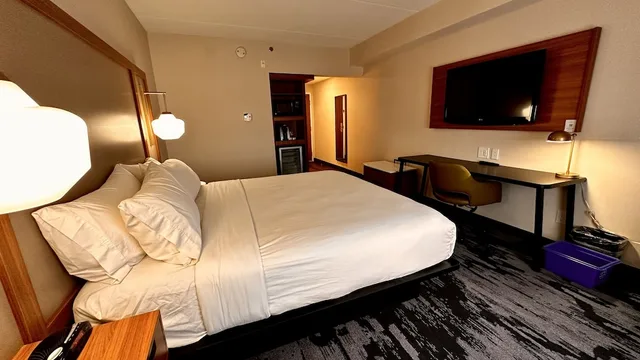 غرفة ديلوكس بسرير كينج، Newmarket Hotel And Suites 5/10