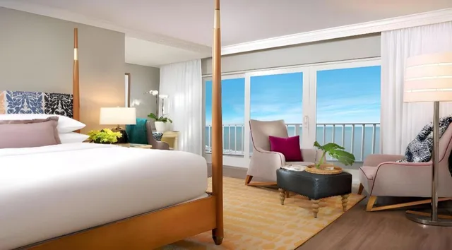 Room, King Bed, Beach Front, Sofa، La Playa Beach Resort 3/10