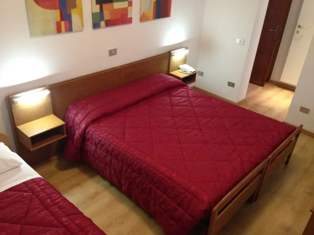 Room, Triple, Hotel Caprera 2/3