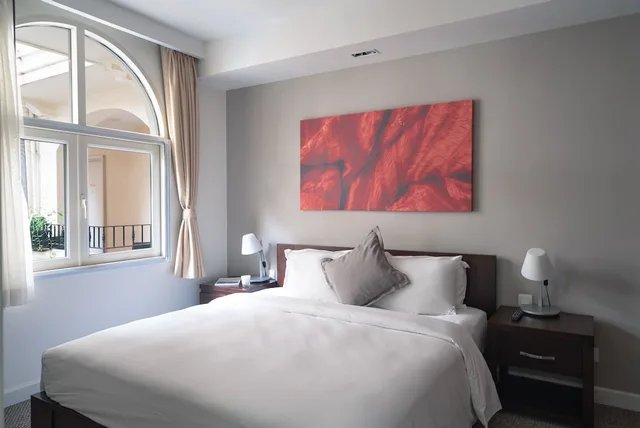 2 Bedrooms, Family Suite, 2 King Beds, Kitchen, Central Mansions 3/10