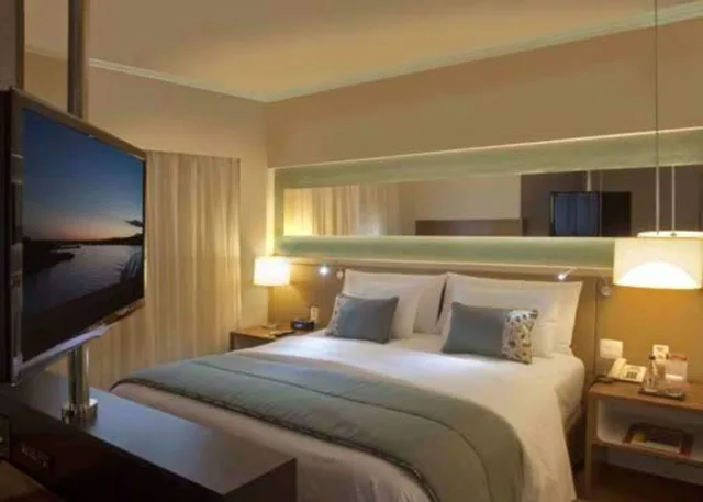 Business, Queen Bed, Clarion Hotel Faria Lima 3/7