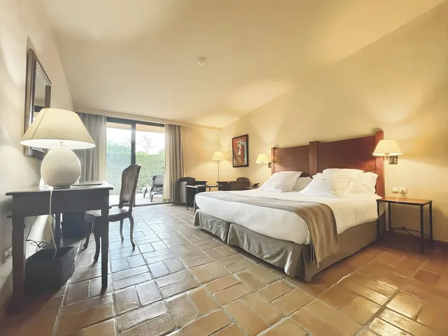 غرفة عائلية بسرير كينج، Hotel Mas Salvi 1/3